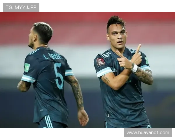 武汉羽毛球队在世界杯预选赛中以70分稳居积分榜首位展现强劲实力